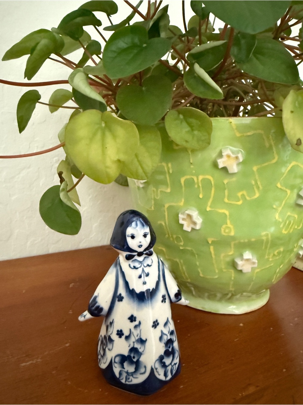 Hand Made Vintage Gzhel Russian Porcelain Figurine-Lovely and Unique Floral Girl - Picture 2 of 9